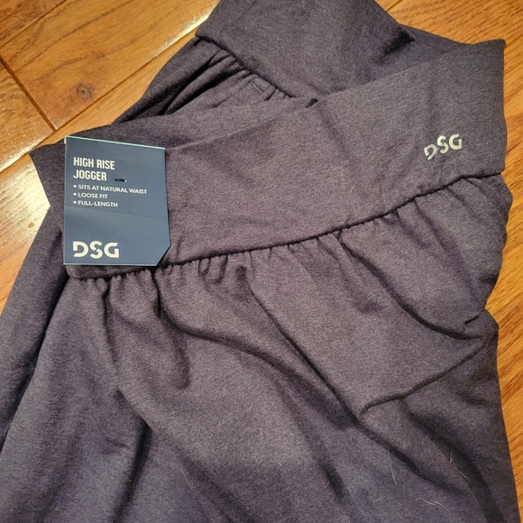 DICK'S Sporting Goods Joggers - Picture 4 of 4